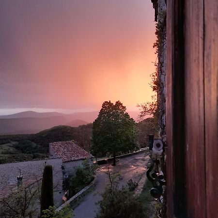 Les Roses Tremieres Panzió Bargème Kültér fotó